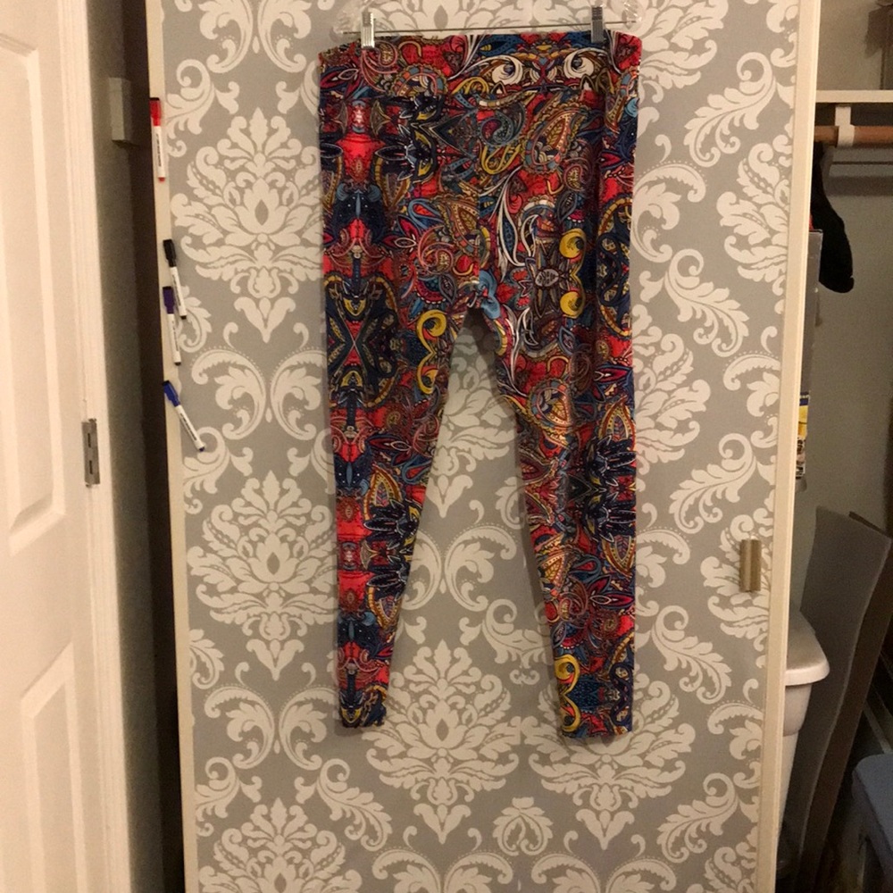 Lularoe TC2 leggings, paisley-ish pattern